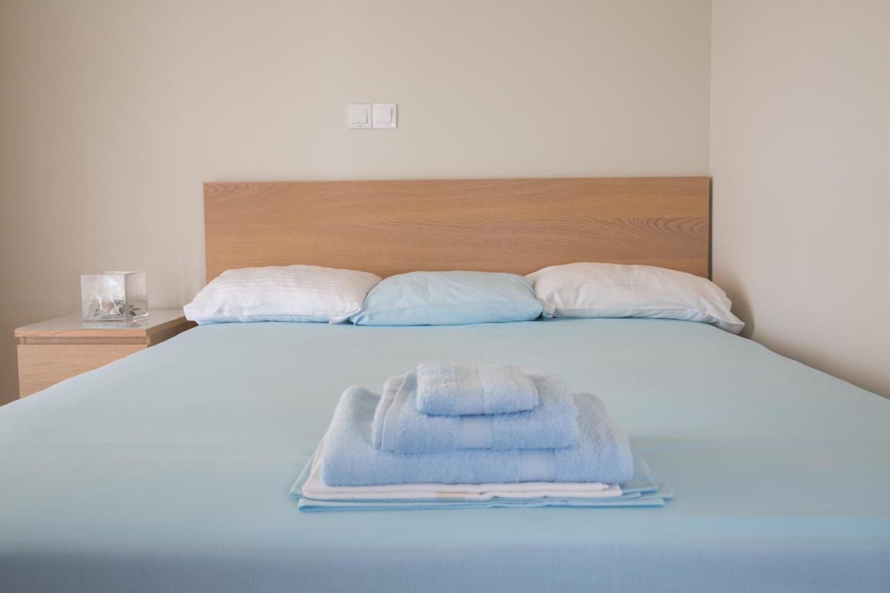 Cosy Apartment With Terrace Near Metro Station Atenas Exterior foto