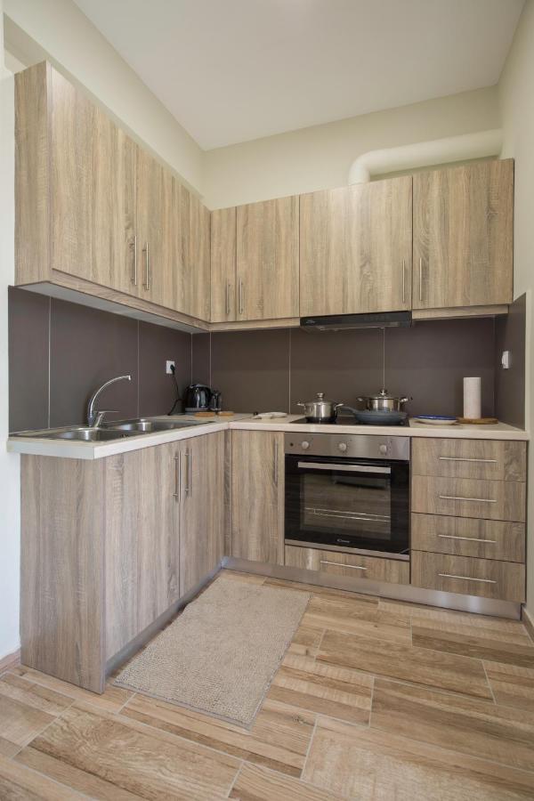 Cosy Apartment With Terrace Near Metro Station Atenas Exterior foto