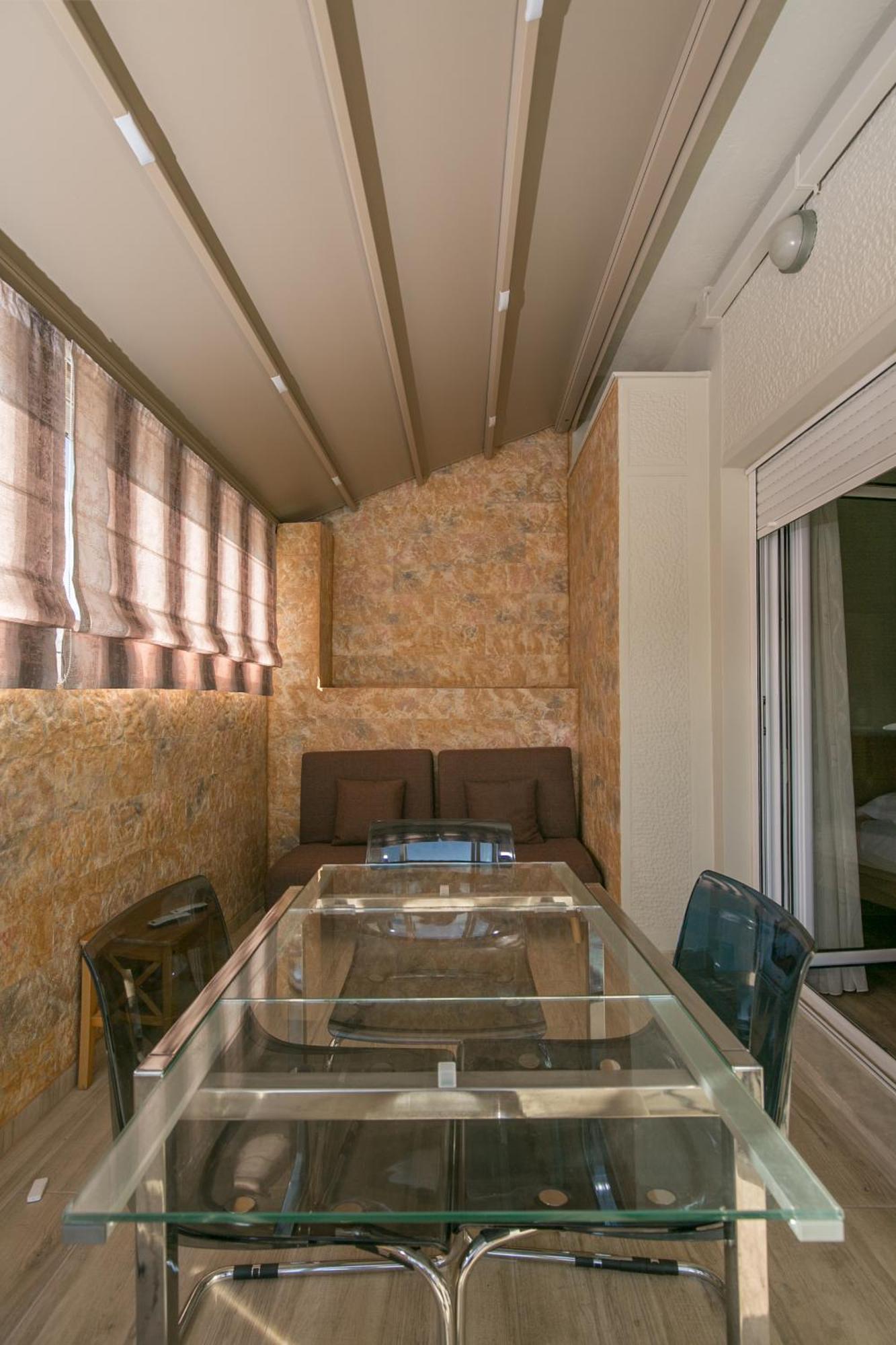 Cosy Apartment With Terrace Near Metro Station Atenas Exterior foto